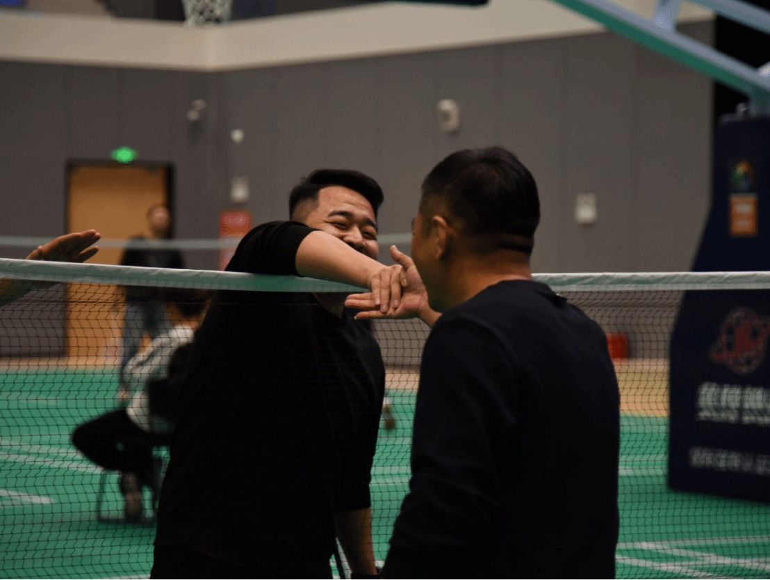 超燃图集 | 教职工羽毛球友谊赛精彩瞬间