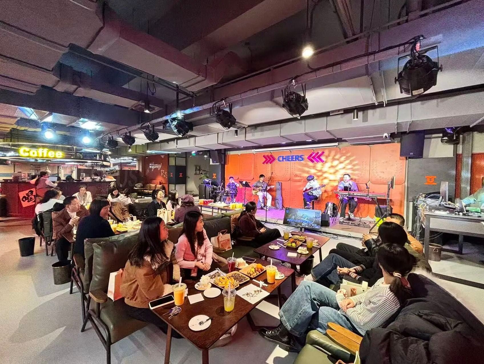 温暖庆芳辰 | 行政一分工会举办第四季度生日会