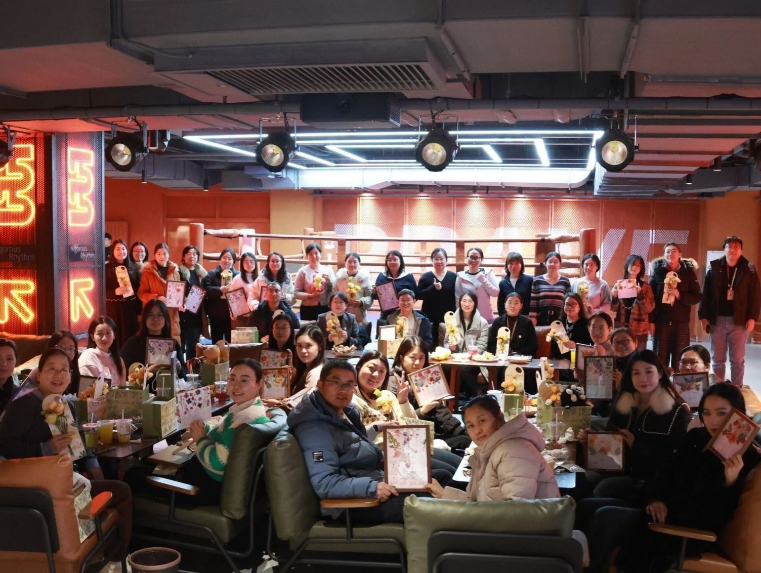 温暖庆芳辰 | 商学院分工会举办第四季度生日会暨下半年工会自主活动