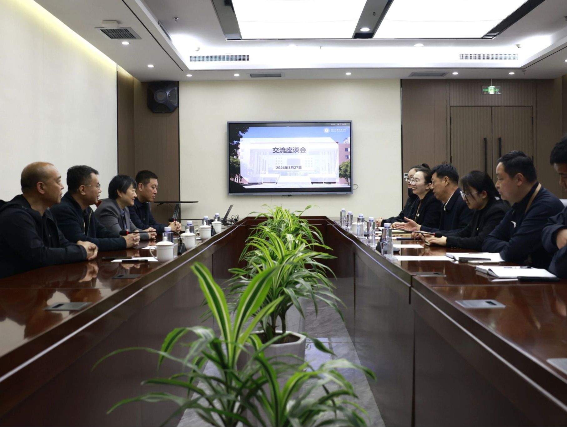 河北女子职业技术学院领导到我校考察交流